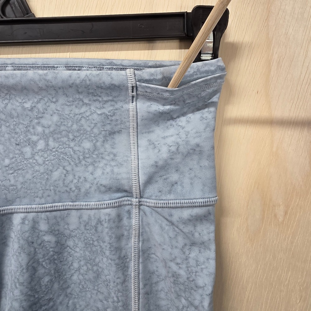 Lululemon Fast and Free High Rise Short 8 Ice Cave Blue Crinkle Nulux Size 6 - Picture 7 of 13